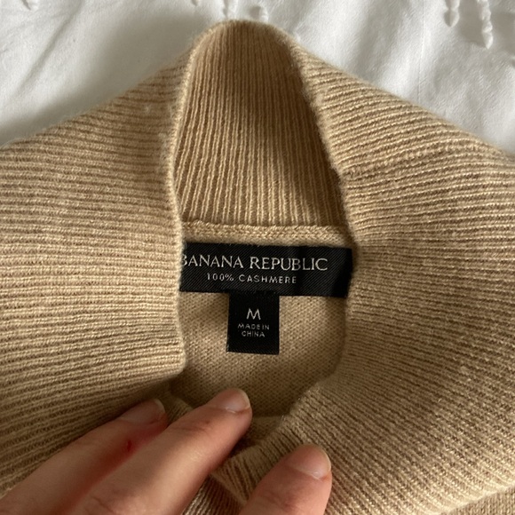 Banana Republic Franca Padded Shoulder Cashmere Sweater - Picture 6 of 13